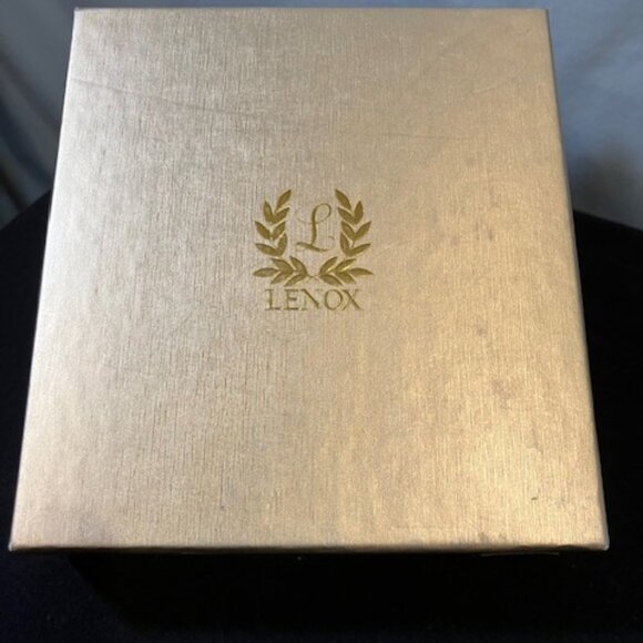 China "Heart" Bowl by Lenox 24k Gold Hand Decorated Embossed Rose 4.5" Diameter‎ - Picture 4 of 5